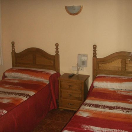 Hostal La Nava Мадрид Экстерьер фото