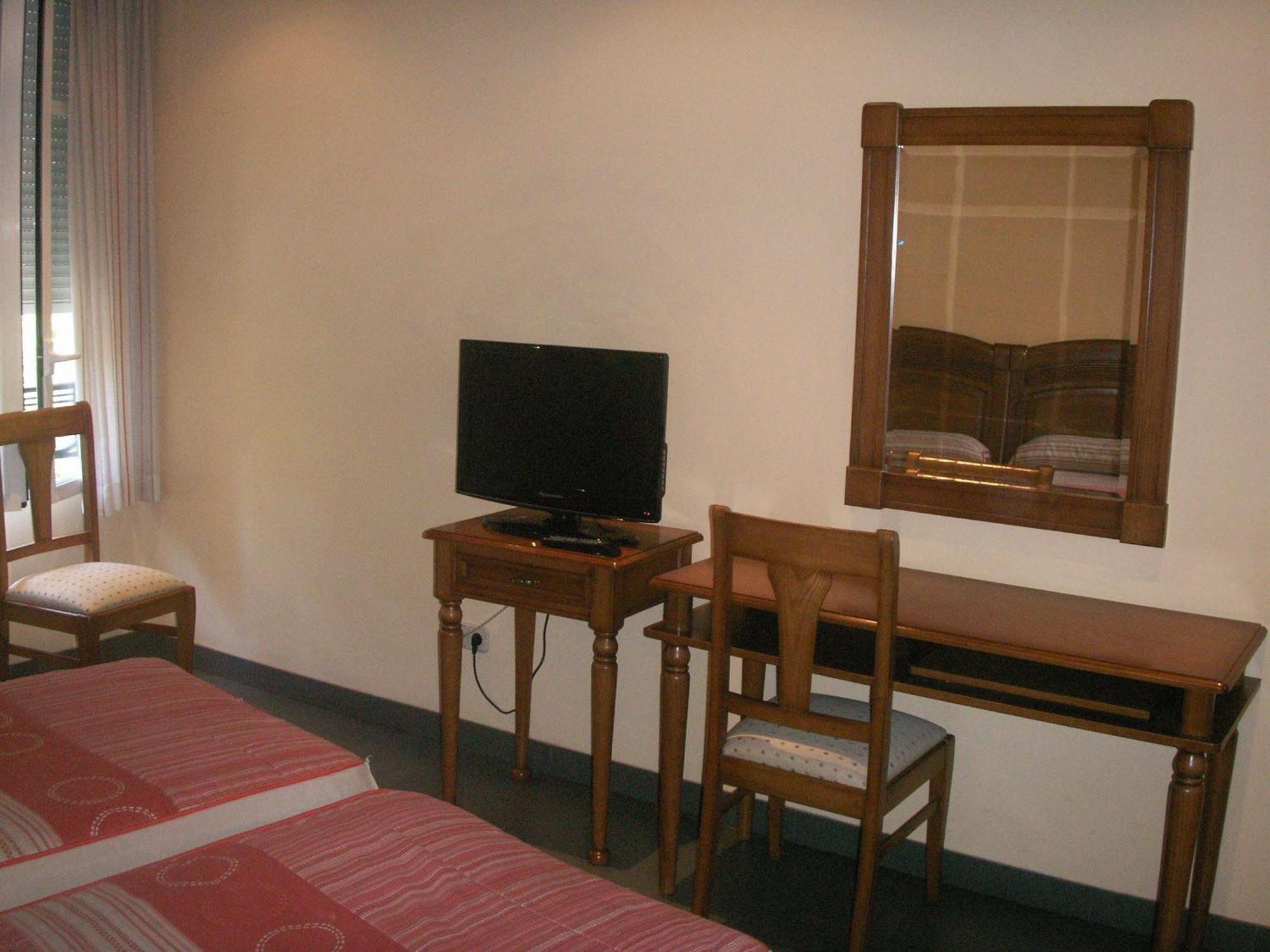 Hostal La Nava Мадрид Экстерьер фото