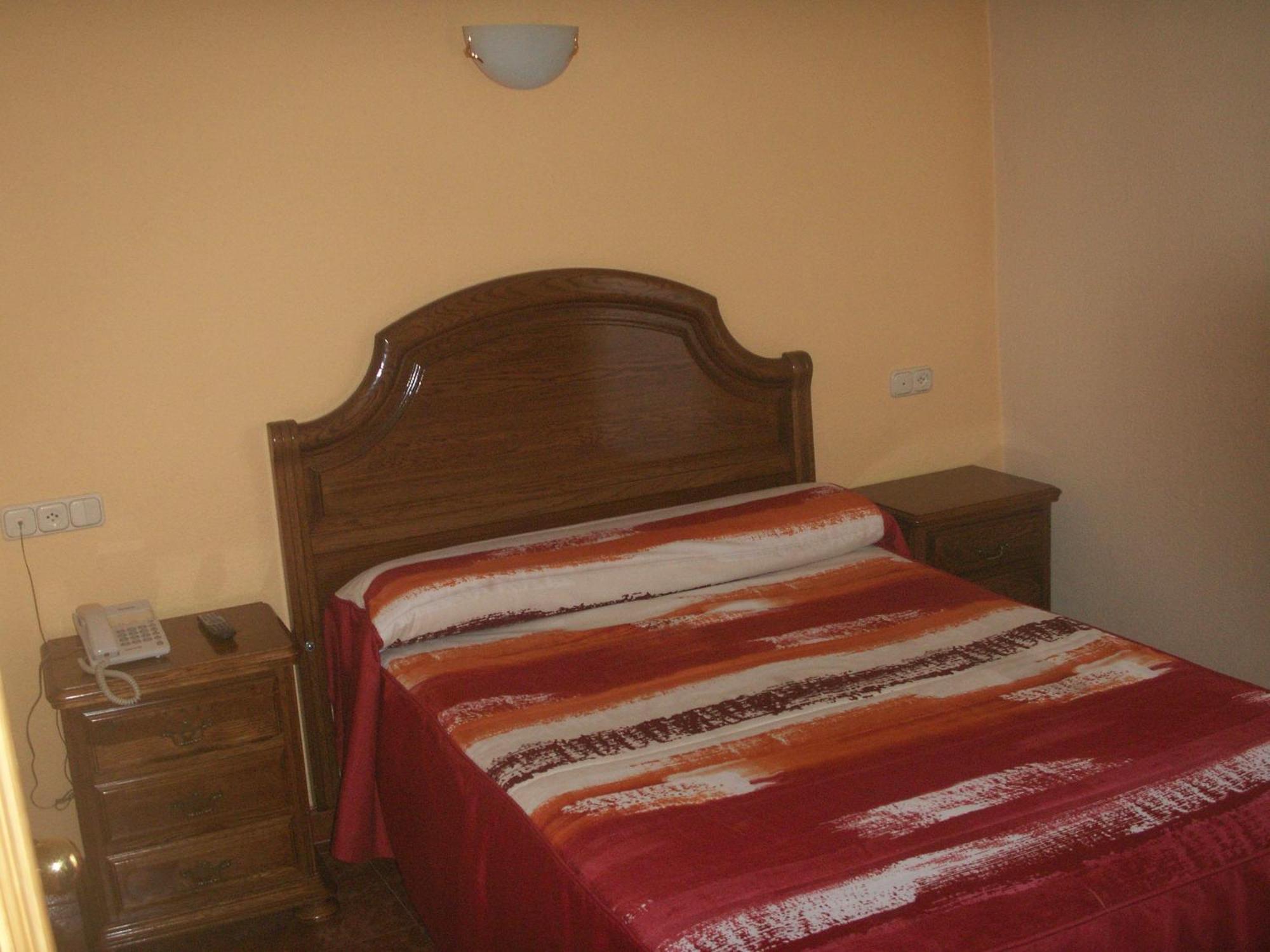 Hostal La Nava Мадрид Экстерьер фото