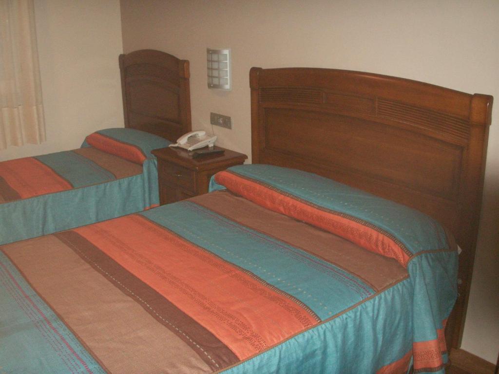 Hostal La Nava Мадрид Экстерьер фото